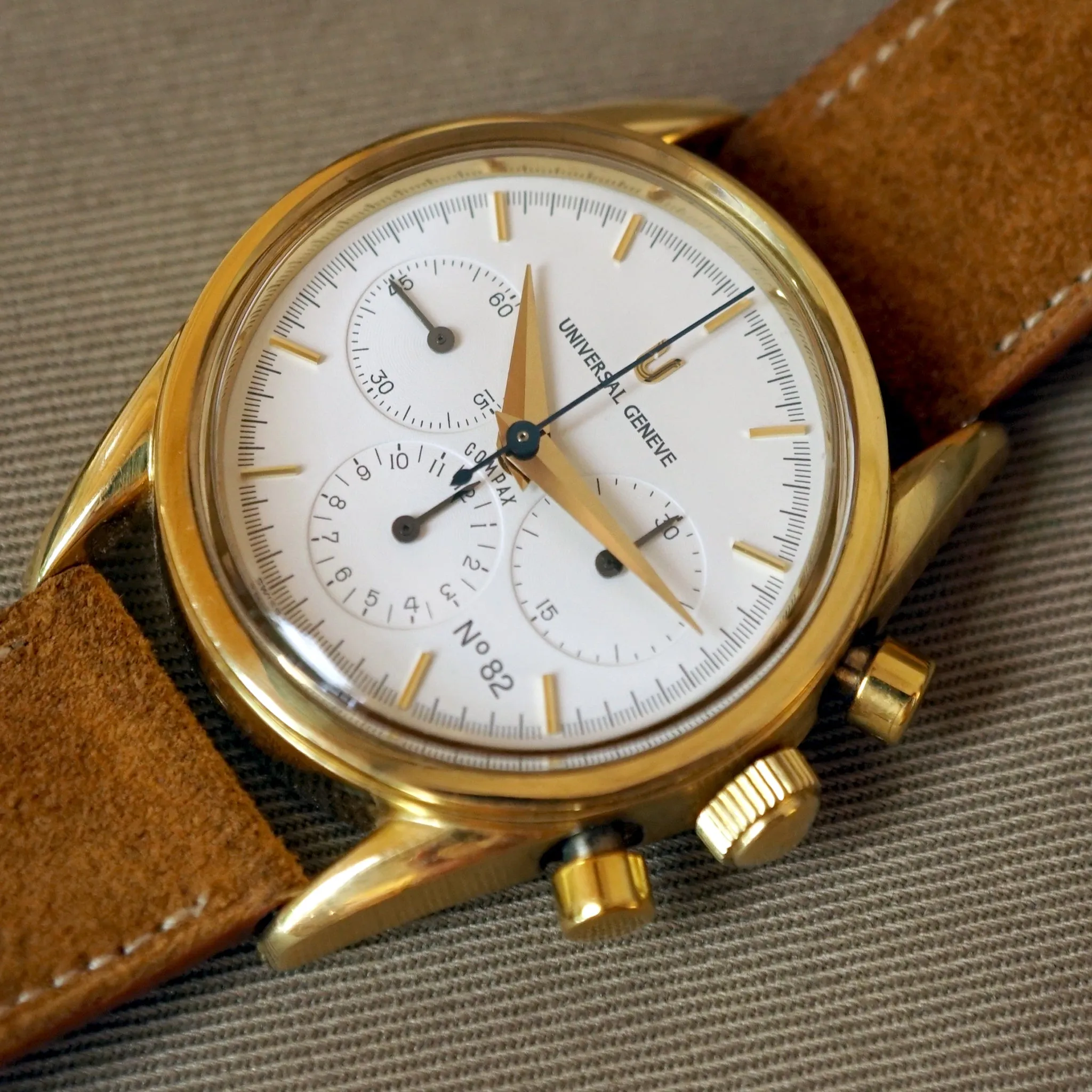 1993 UNIVERSAL GENEVE COMPAX 18K YG 184450 CHRONOGRAPH WATCH