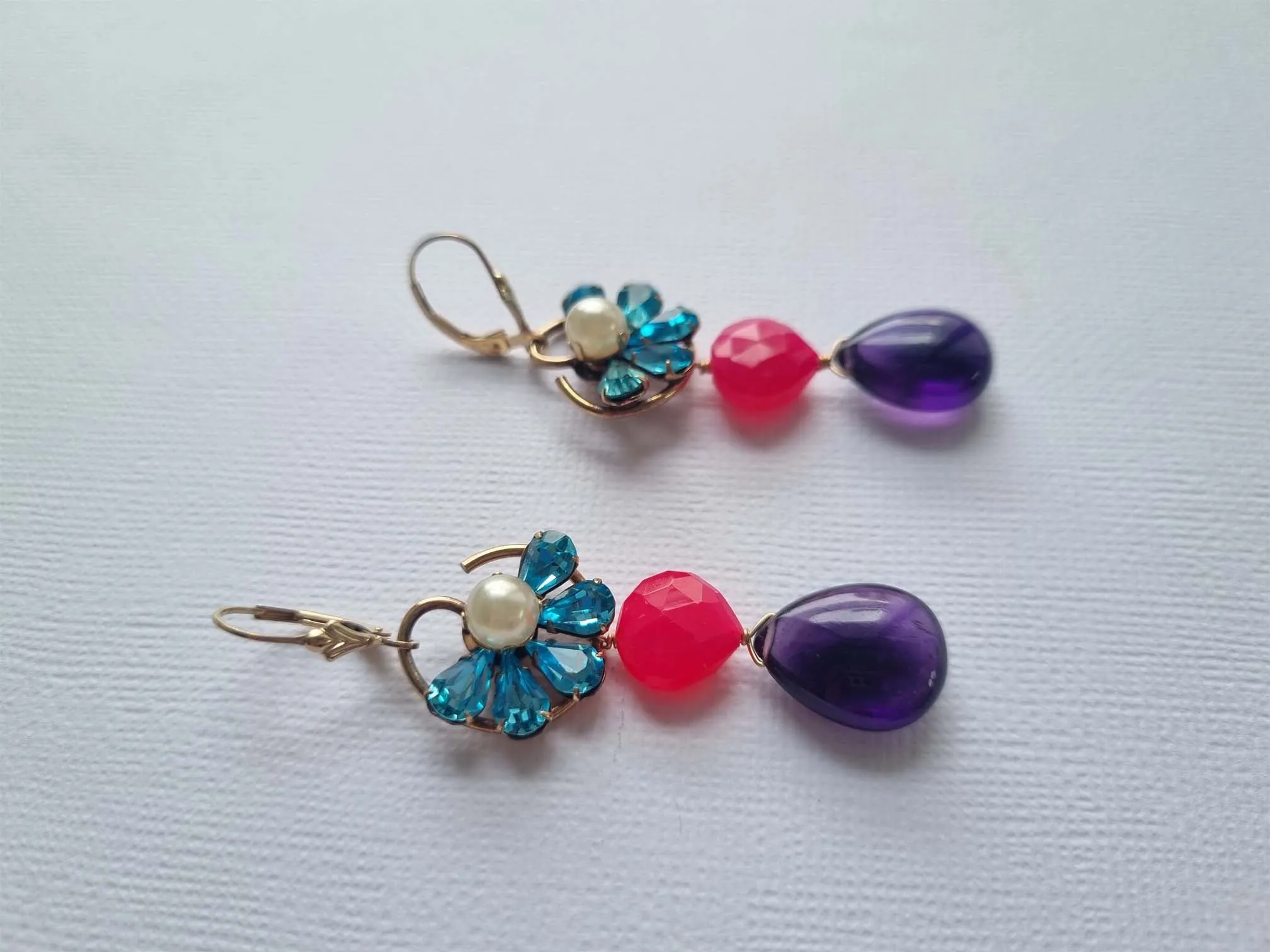 Royal | Vintage blue rhinestone iolite pink quartz earrings