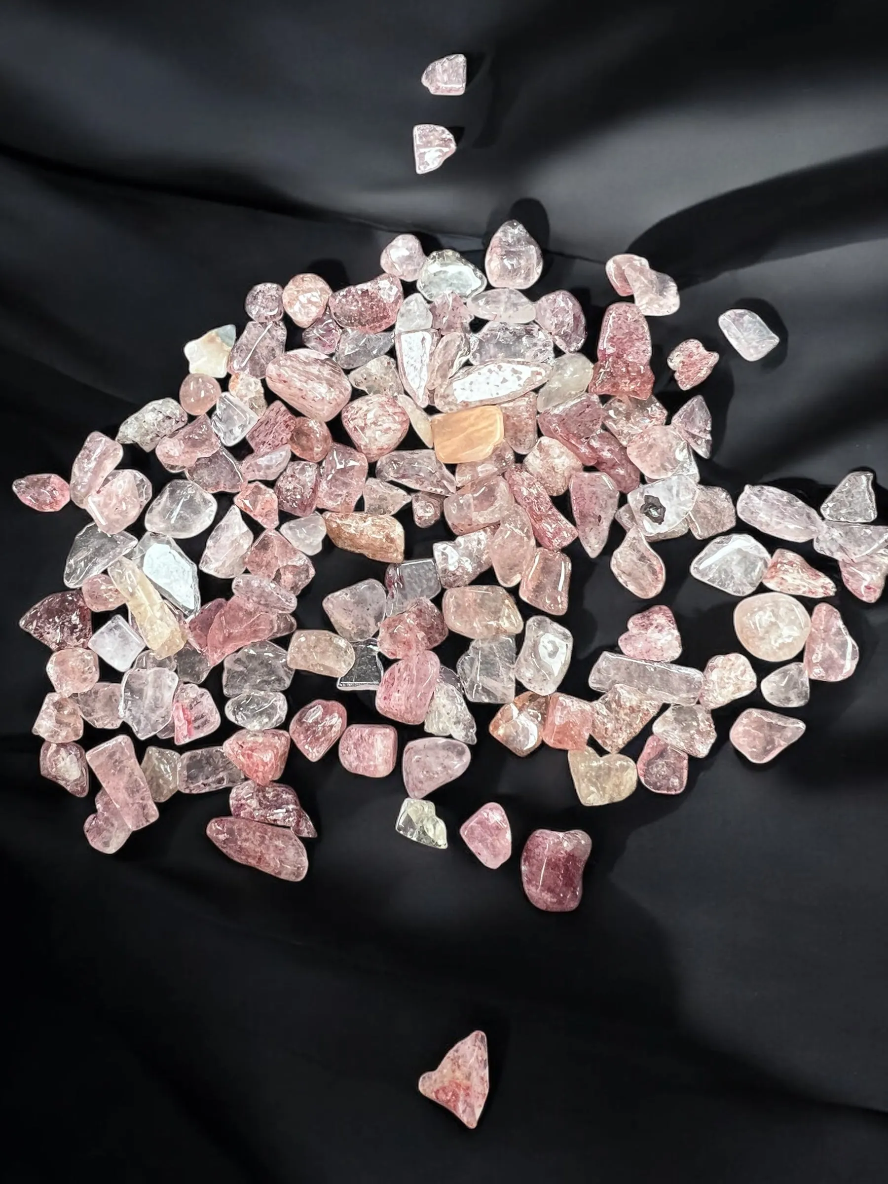 Strawberry Quartz Gemstone Chips